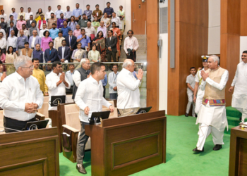 Gujarat Assembly begins three-day session, pays tribute to five former and serving legislators