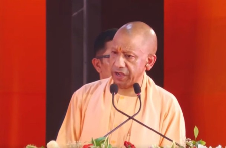 UP CM Yogi visits flood-affected Chitrakoot; distributes relief materials to 800 families