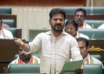 ‘Mental bankruptcy’: BJP, VHP hit out at Telangana CM over ‘Gandhi Parivar’ remark