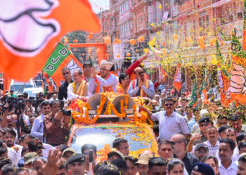 Raj CM holds Jaipur roadshow on final day of campaigning for second phase of civic polls