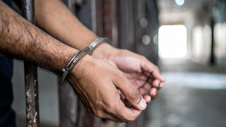 Police in J&K’s Kulgam district arrest man with heroin-like substance