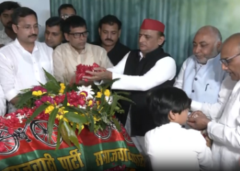Political circles mourn Ram Govind Chaudhary’s death; Akhilesh Yadav pays tribute