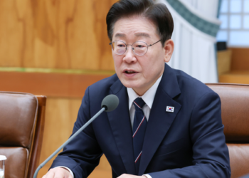 South Korean President Lee visits soldiers injured by landmine in DMZ, pledges due compensation