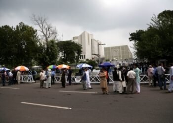 No court order makes difference in Pakistan: Re-arrest of human rights lawyers exposes growing lawlessness