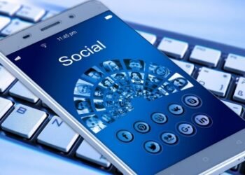 SC seeks Centre’s response on PIL to bar minors from maintaining social media accounts independently