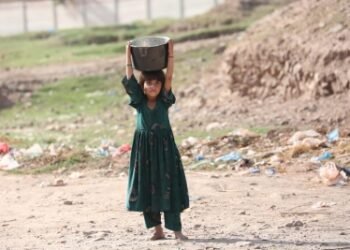 Pakistan poverty rate rises to 28.9 pc in FY26, unemployment climbs by 12 pc: Report