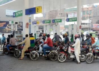 Pakistan cuts fuels for state vehicles to counter oil price surge