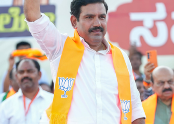 Karnataka BJP accuses Congress, LoP Gandhi of casting doubt on Election Commission
