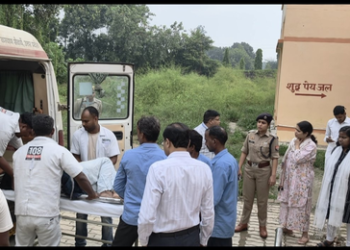 Four killed as bus collides with trailer in UP’s Ambedkar Nagar