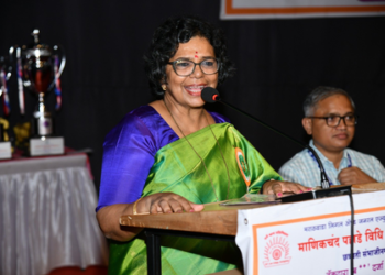Mumbai: NCW chief Vijaya Rahatkar holds POSH workshop, reviews security with top cop