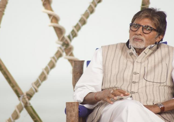 Amitabh Bachchan reacts as KBC contestant recalls waiting for 5 hours outside Jalsa with his mother