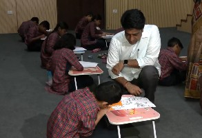 School children depict ‘Viksit Bharat’ through drawings in Seva Sankalp Campaign
